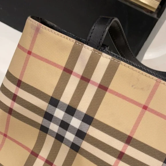 Burberry House Check Small Tote Black - Picture 7 of 10